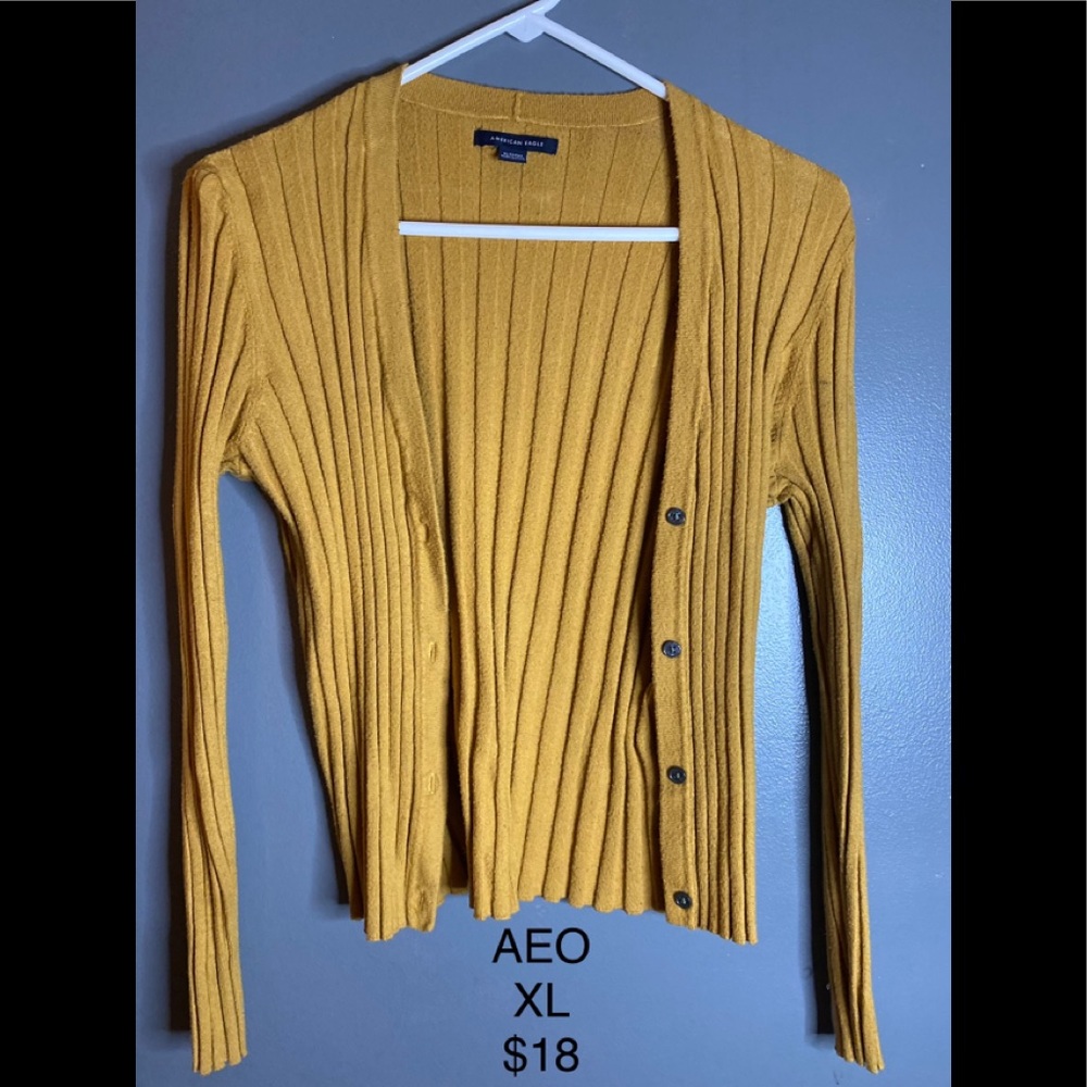 American eagle cropped cardigan